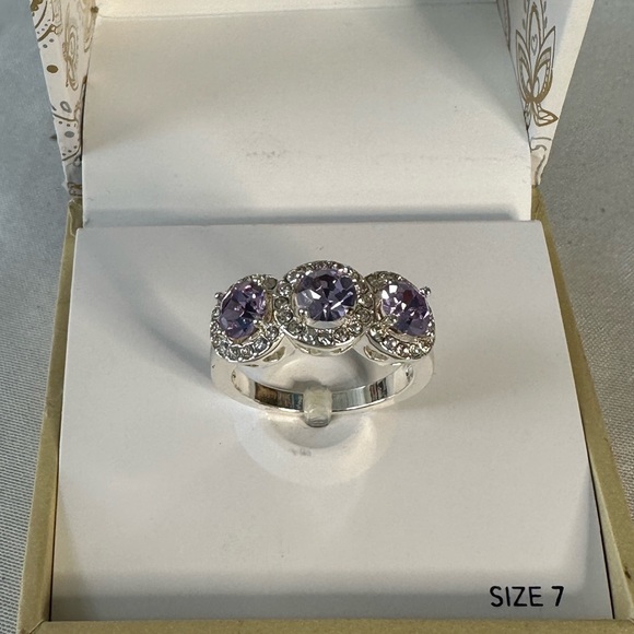 Sparkly triple purple rhinestone silver ring Size 7 - Picture 4 of 5